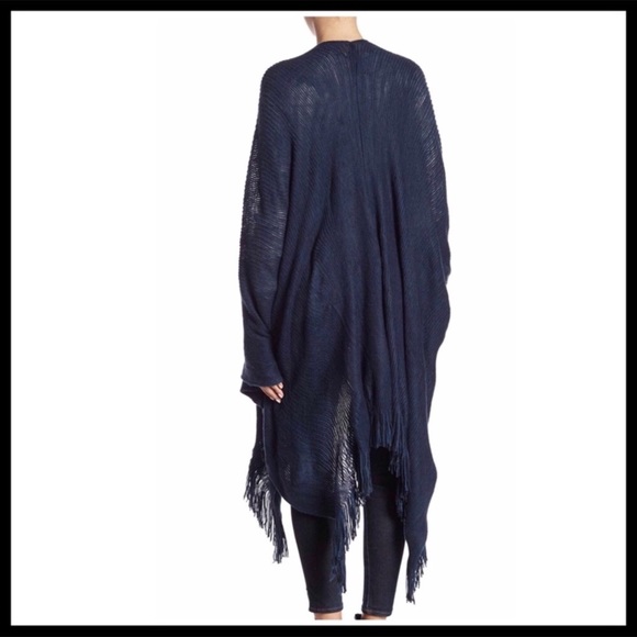 VINCE CAMUTO FRINGE TRIM OPEN FRONT BLANKET WRAP - Picture 3 of 8
